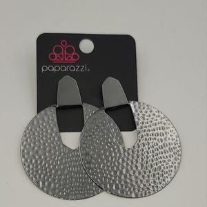 Paparazzi Bold Intentions Black post earrings